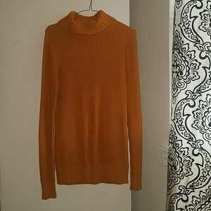 Preowned Forever 21 Turtle Neck Knit Top